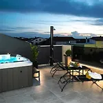 88 - Rooftop Jacuzzi & Terrace Apartamento *