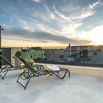 88 - Rooftop Jacuzzi & Terrace