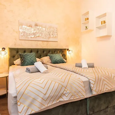 88 - Rooftop Jacuzzi&terrace * Zadar