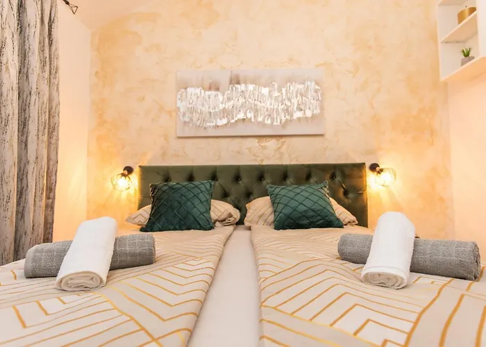 88 - Rooftop Jacuzzi & Terrace 아파트