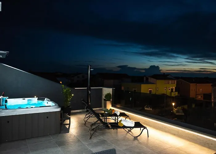 88 - Rooftop Jacuzzi & Terrace 아파트 자다르